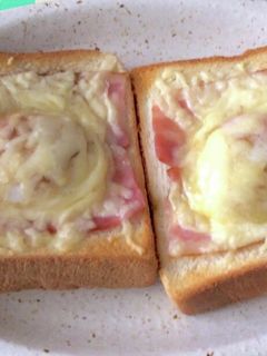 簡単温泉卵ベーコンチーズトースト-レシピのメイン写真