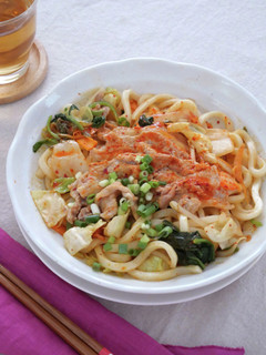 レンジ1発!豚キムチの焼きうどん-レシピのメイン写真
