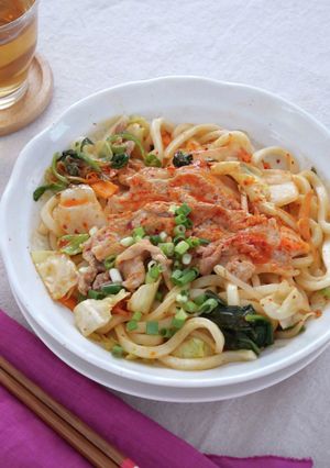 レンジ1発！豚キムチの焼きうどん-レシピのメイン写真