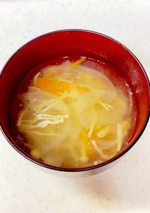 玉ねぎ えのき 人参の味噌汁^^-レシピのメイン写真