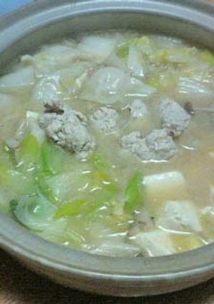 鍋といえばコレ♪うちの鶏団子鍋-レシピのメイン写真