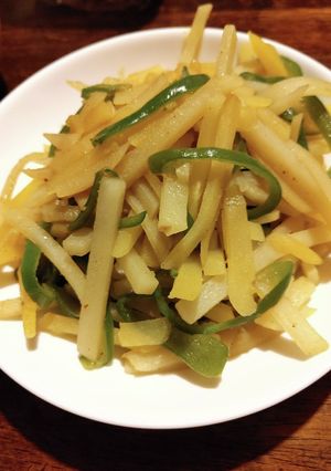 ジャガイモとピーマンのカレー味炒め-レシピのメイン写真