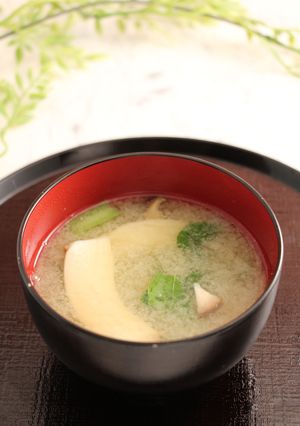 簡単！エリンギと小松菜のお味噌汁-レシピのメイン写真
