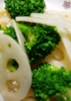ヘルシー!れんこんとブロッコリーのサラダ-レシピのメイン写真