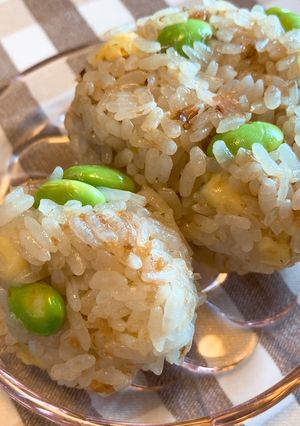 夏の定番！枝豆とチーズの簡単おにぎり-レシピのメイン写真