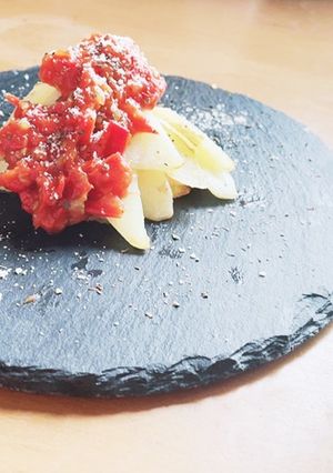 簡単おつまみ！じゃが芋のトマトソースかけ-レシピのメイン写真
