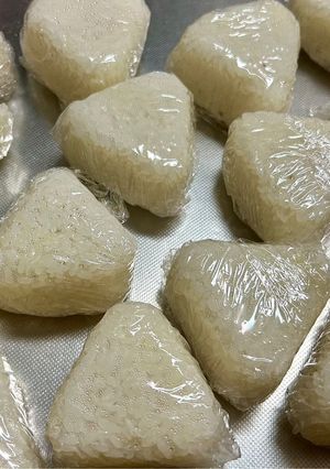 作り置き！コンビニ塩にぎり風？おにぎり-レシピのメイン写真