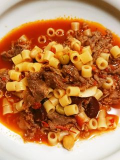マカロニとトマト、牛肉と豆の煮込み-レシピのメイン写真