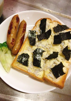 地味にハマる！しらすチーズトースト-レシピのメイン写真