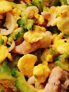 ゴーヤまるまるチーズ炒め-レシピのメイン写真