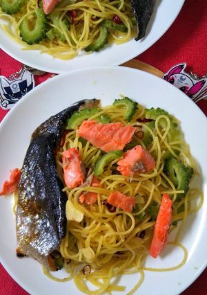 鮭と苦瓜のペペロンチーノ~バジルソース入-レシピのメイン写真