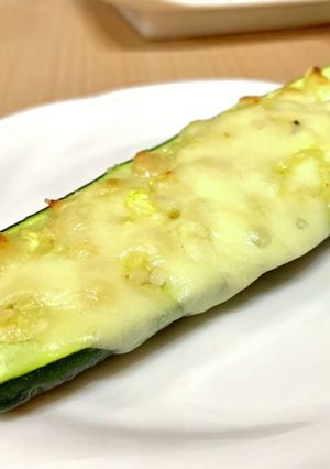 ズッキーニのチーズボート焼き-レシピのメイン写真