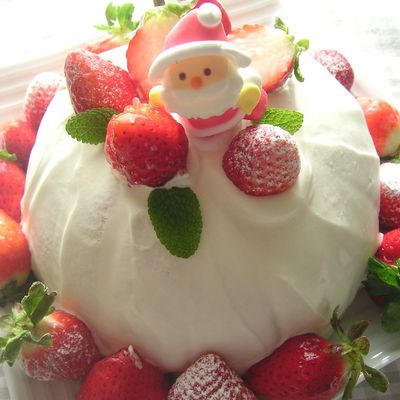 クリスマスホールケーキいちごのムースのアンドュゥトュラ クリスマス