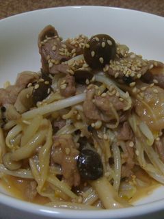 ご飯がすすむ♪きのこと豚肉の味噌炒め-レシピのメイン写真