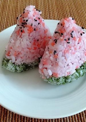 ↭スイカ風のおにぎり↭♪-レシピのメイン写真