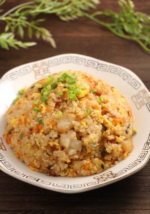 簡単!ぷりぷりエビ炒飯☆ピリ辛生姜風味-レシピのメイン写真
