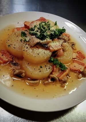 大根とベーコンのコンソメ煮❨(@≧↺≦@-レシピのメイン写真