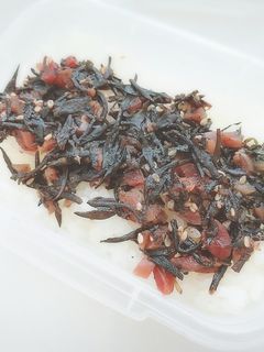 ご飯のお供♪梅しそひじき-レシピのメイン写真