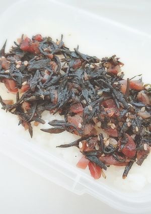 ご飯のお供♪梅しそひじき-レシピのメイン写真