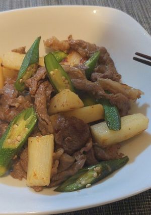 牛肉と山芋おくらのにんにく醤油炒め-レシピのメイン写真