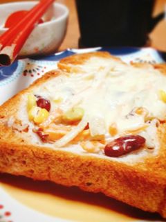 簡単★くるみ食パンごぼうサラダトースト★-レシピのメイン写真