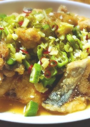 サバの唐揚げに酸っぱ辛い香味タレで-レシピのメイン写真