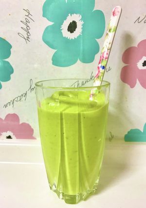 バナナとアボカドの甘〜いスムージー-レシピのメイン写真