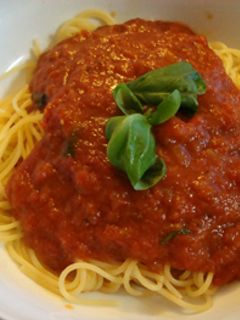 簡単!トマトとバジルのパスタ-レシピのメイン写真