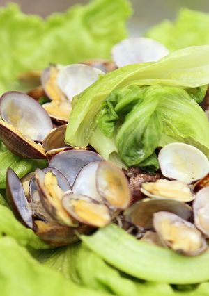 【レタス大量消費】レタスとアサリの酒蒸し-レシピのメイン写真