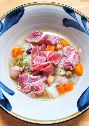 ガルビュール◎豆と野菜と生ハムのスープ-レシピのメイン写真