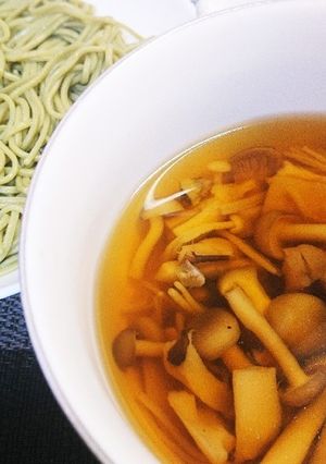 キノコ汁とゆず胡椒で食べる茶そば-レシピのメイン写真