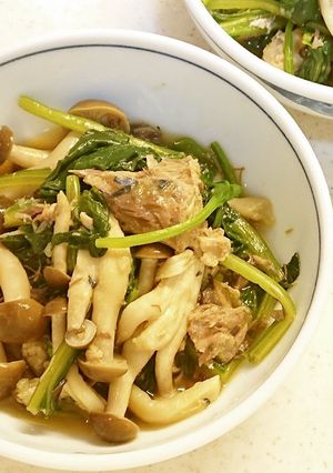サバ缶入りほうれん草としめじのバター炒め-レシピのメイン写真