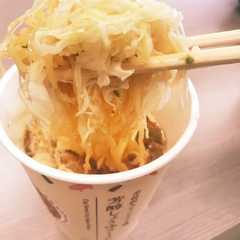 รูปของ 感想求む！カップラーメン＋千キャベ！