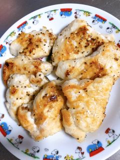 鶏ムネ肉の柔らか塩ガーリック焼き-レシピのメイン写真