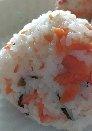 シャケとしそのおにぎり♪-レシピのメイン写真