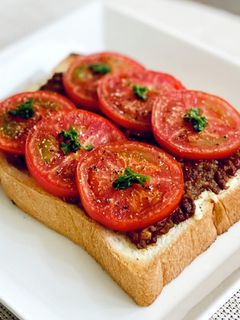 トマトが美味しい*キーマカレーのトースト-レシピのメイン写真