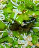 甘長と釜あげしらすのゴマ油炒め