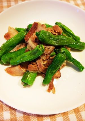 ししとうと豚バラ塩コショウのシンプル炒め-レシピのメイン写真