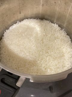 前日下準備した無洗米を圧力鍋で炊く-レシピのメイン写真