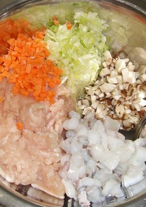 我が家のイカ入り 『鶏団子』-レシピのメイン写真