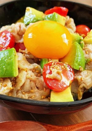豚肉とトマトの簡単アボカド丼-レシピのメイン写真