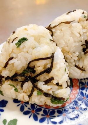 塩昆布と大葉のおにぎり-レシピのメイン写真