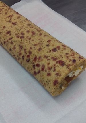紅茶、クランベリーロールケーキ-レシピのメイン写真
