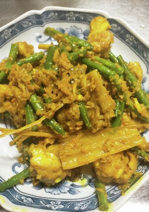鶏レモングラス炒めឆាគ្រឿង-レシピのメイン写真