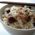 ほぐし鶏とごぼうしめじご飯。