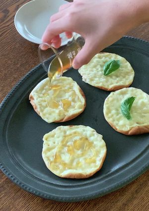 材料２つ♪餃子の皮でシンプルピザ♪-レシピのメイン写真