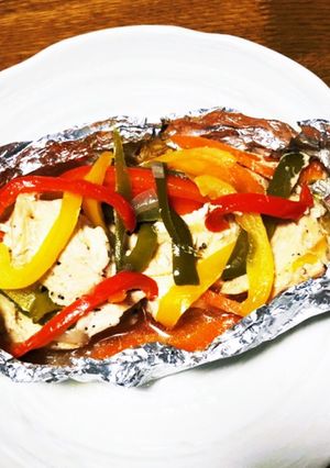 色鮮やかな鶏胸肉のホイル焼き-レシピのメイン写真