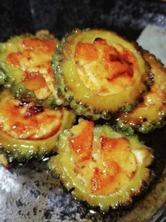 苦味がクセになる!ゴーヤの肉詰めつくね♪-レシピのメイン写真