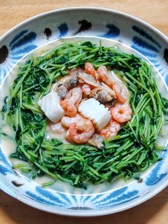 豆苗とシーフードのピリ辛マヨネーズ炒め-レシピのメイン写真