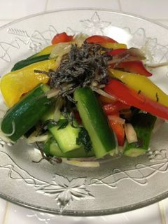 フリフリするだけ。夏野菜の浅漬け風サラダ-レシピのメイン写真